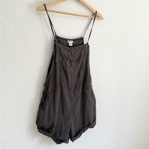 Billabong out n about charcoal gray overalls shorts M